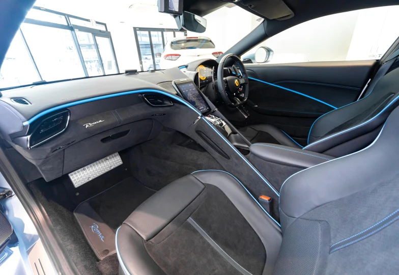 Ferrari Roma Синий