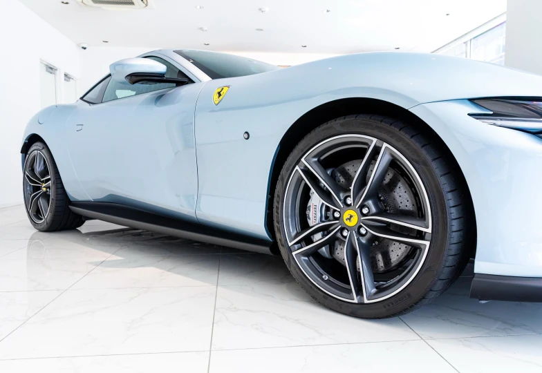 Ferrari Roma Синий