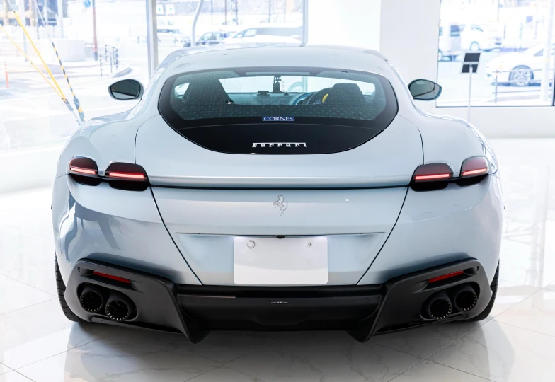 Ferrari Roma Синий