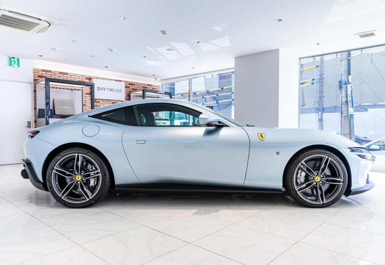 Ferrari Roma Синий