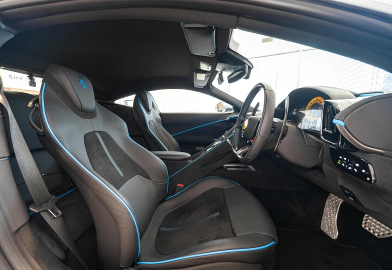 Ferrari Roma Синий