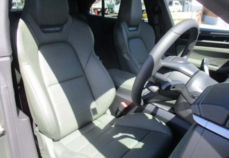 Porsche Macan Серый