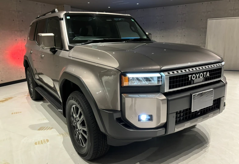 Toyota Land Cruiser 250 Brown