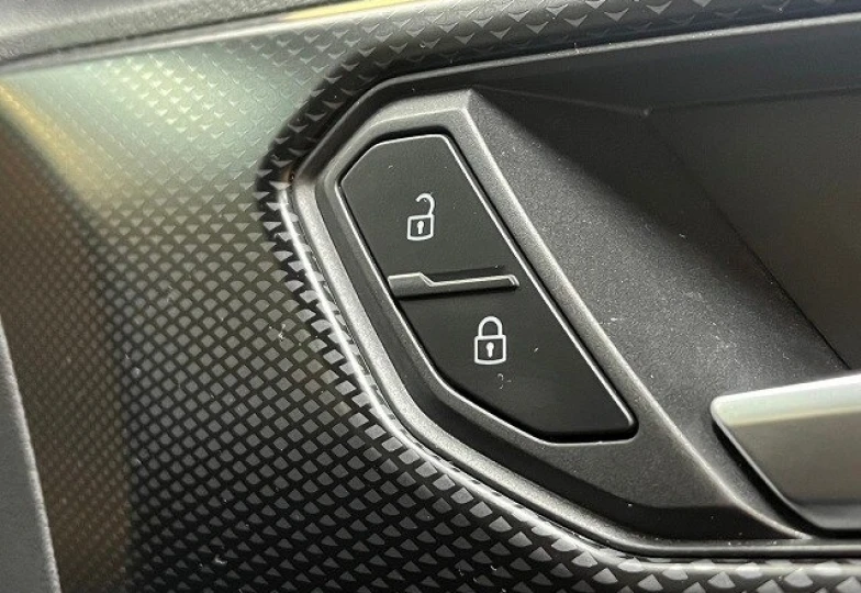 Volkswagen T-Cross Черный
