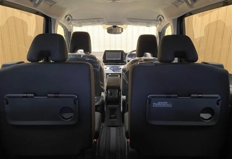Nissan Serena Черный