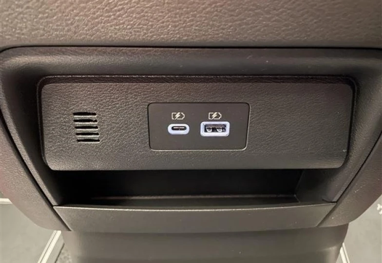 Nissan Serena Черный