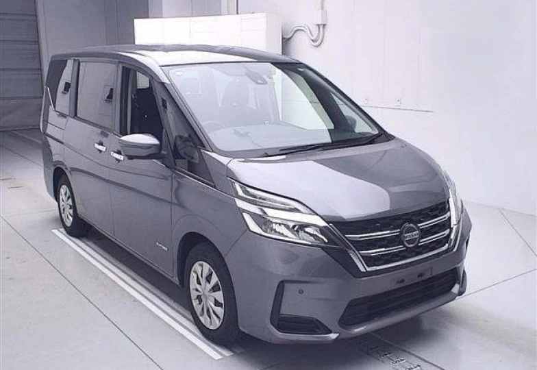 Nissan Serena Серый