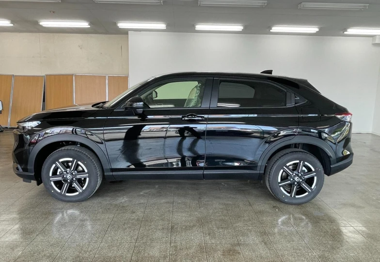 Honda Vezel Черный