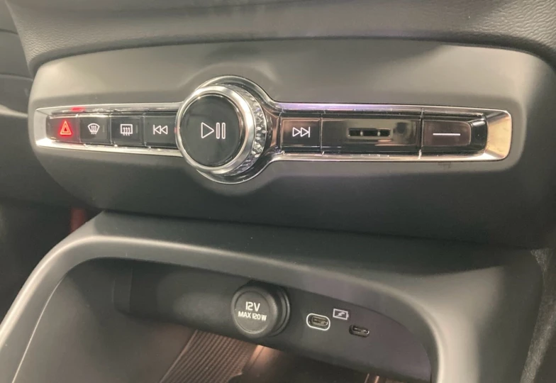 Volvo XC40 Черный