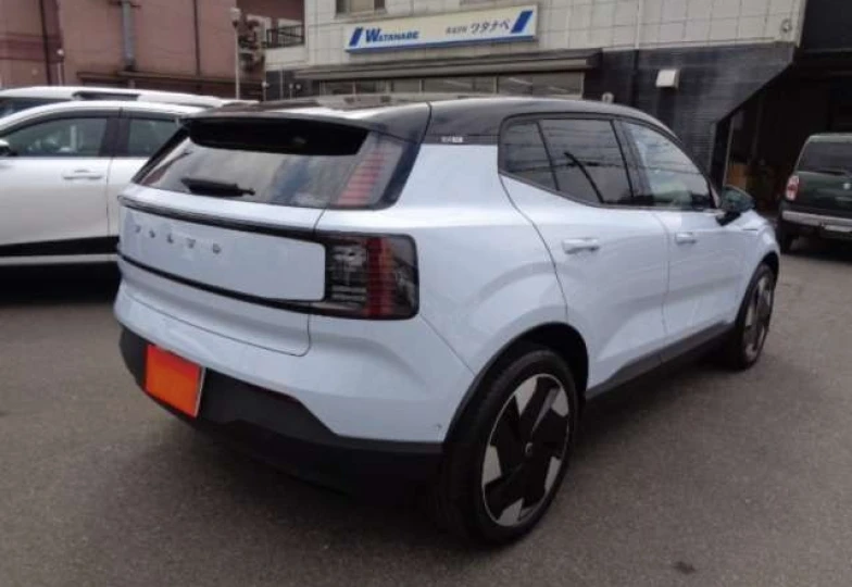 Volvo EX30 Белый