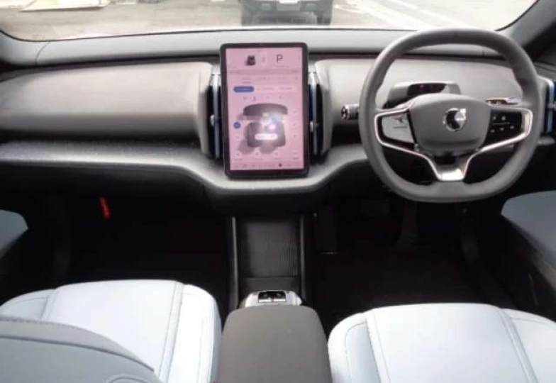 Volvo EX30 Белый