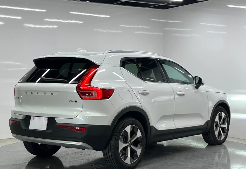 Volvo XC40 Белый