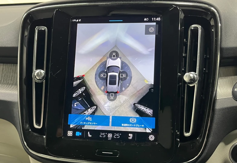 Volvo XC40 Белый