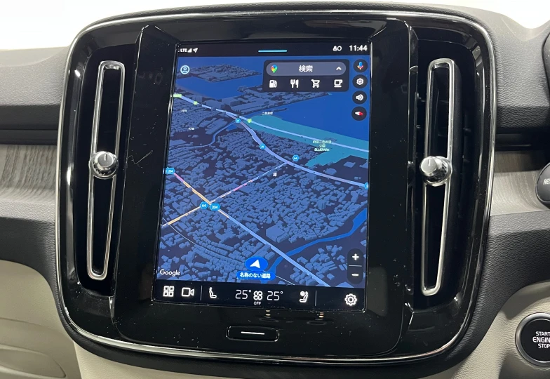 Volvo XC40 Белый