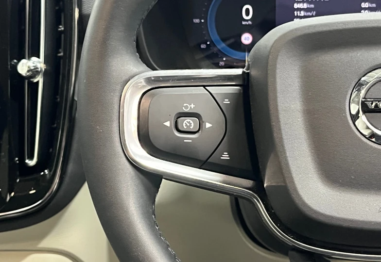 Volvo XC40 Белый
