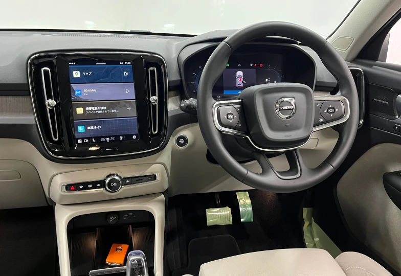 Volvo XC40 Белый