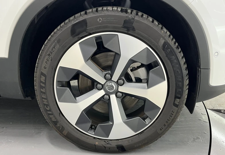 Volvo XC40 Белый