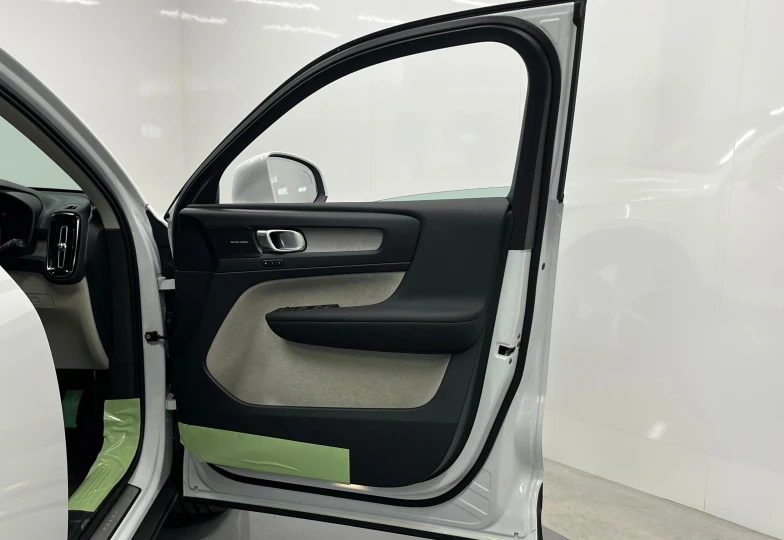Volvo XC40 Белый