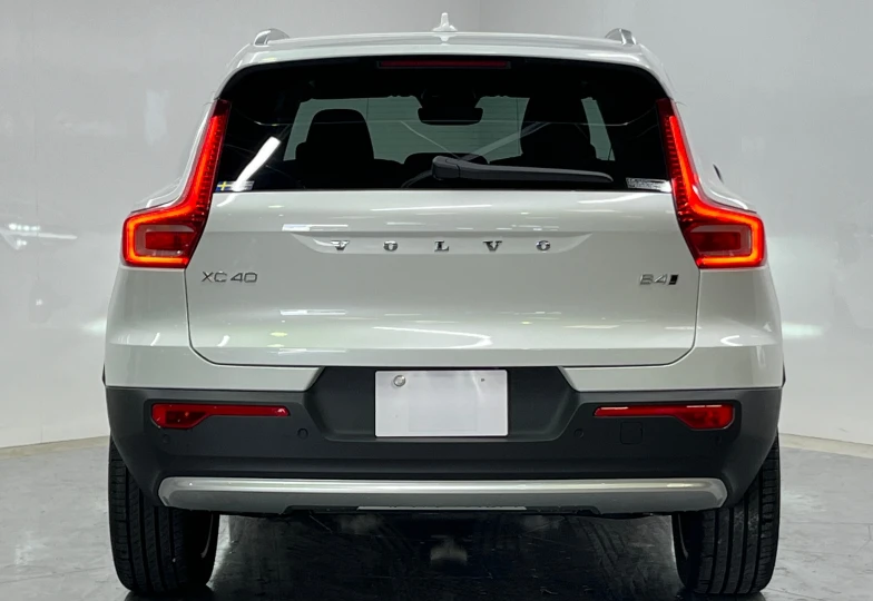 Volvo XC40 Белый