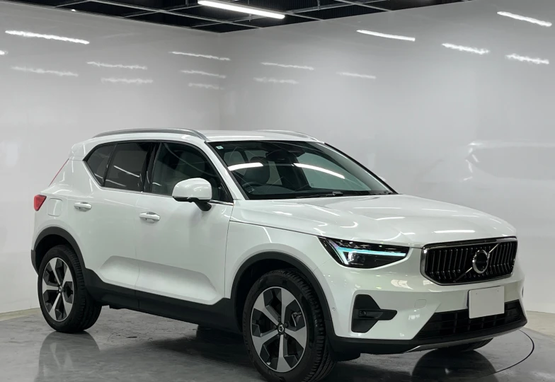 Volvo XC40 Белый