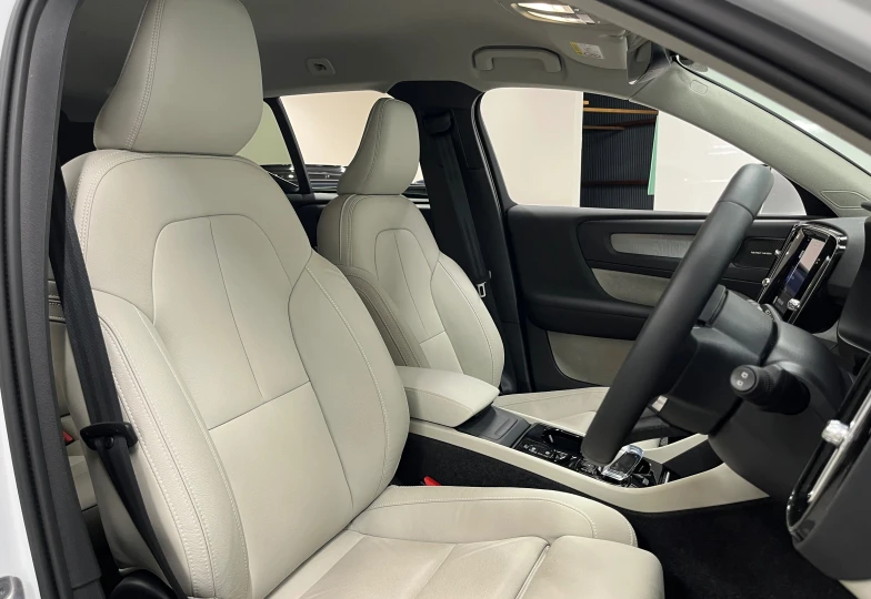 Volvo XC40 Белый