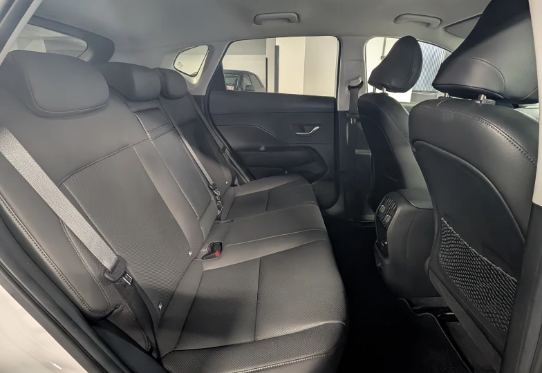 Hyundai Kona Белый