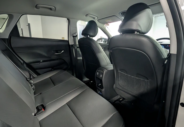 Hyundai Kona Белый