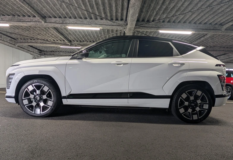 Hyundai Kona Белый