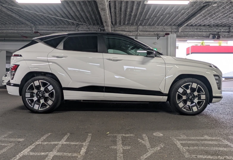 Hyundai Kona Белый