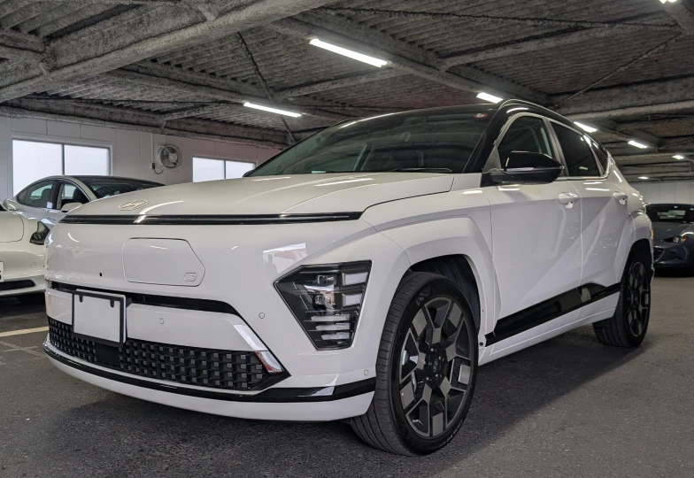 Hyundai Kona Белый