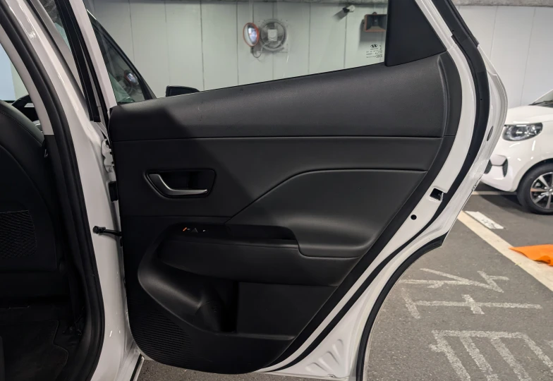 Hyundai Kona Белый