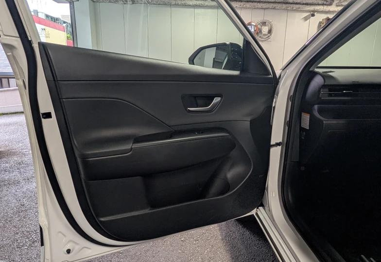 Hyundai Kona Белый