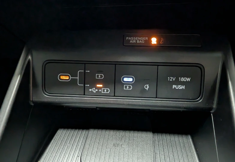 Hyundai Kona Белый