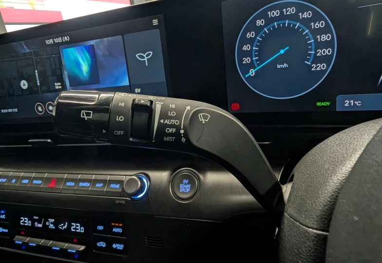 Hyundai Kona Белый
