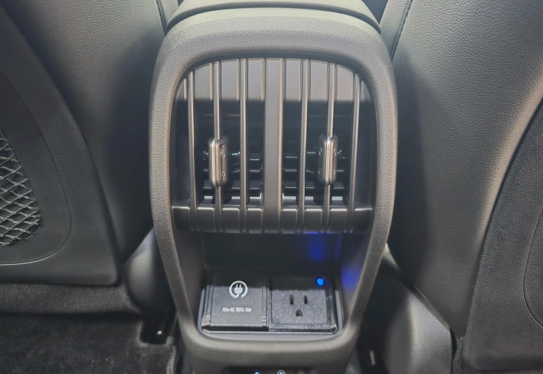 Hyundai Kona Красный
