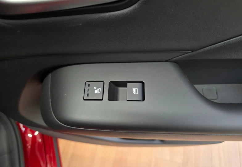 Hyundai Kona Красный
