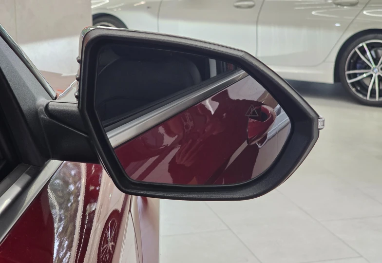 Hyundai Kona Красный