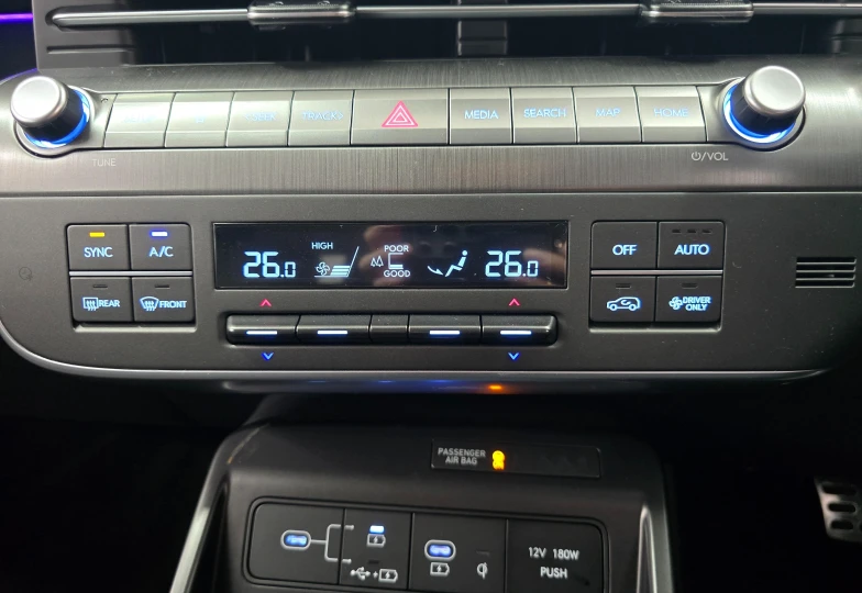 Hyundai Kona Красный