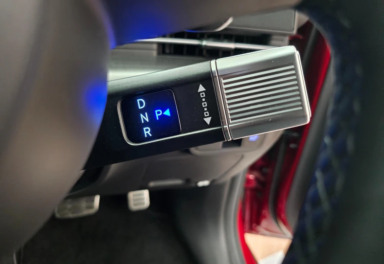 Hyundai Kona Красный