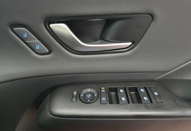 Hyundai Kona Красный
