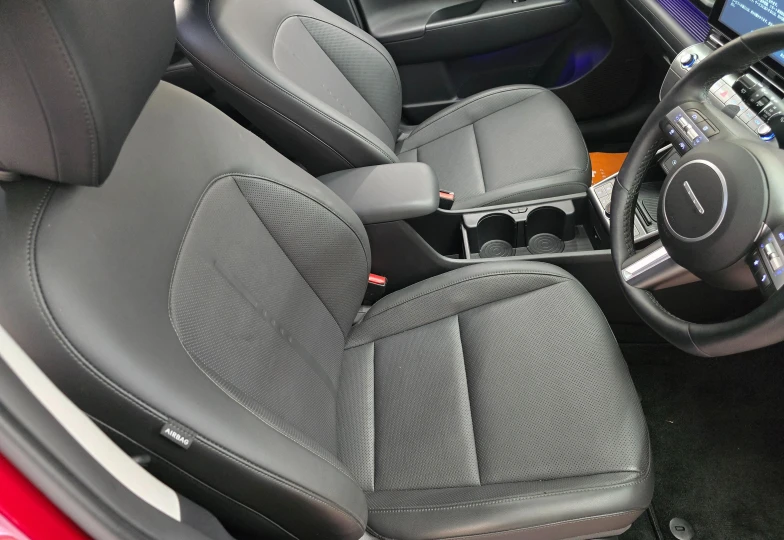 Hyundai Kona Красный