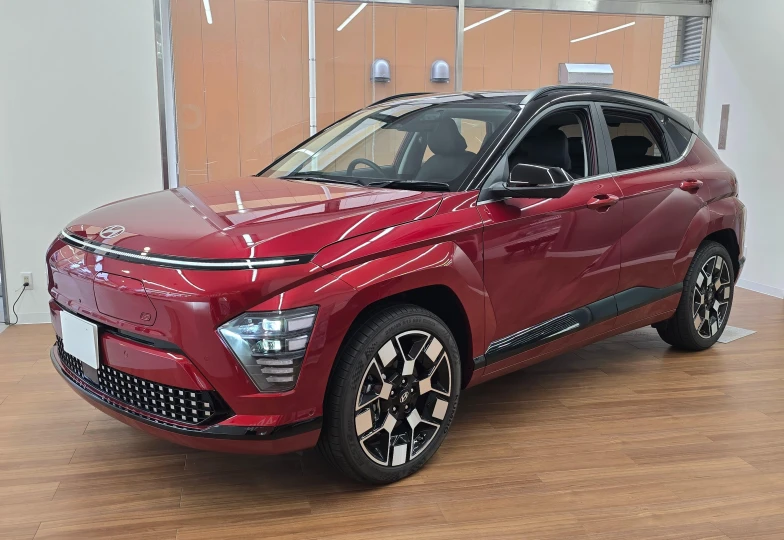 Hyundai Kona Красный