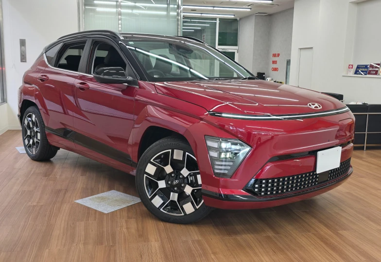 Hyundai Kona Красный