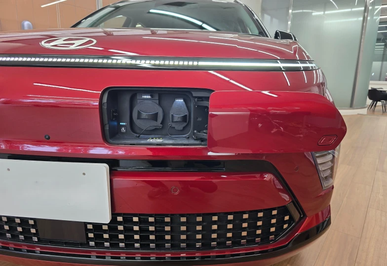 Hyundai Kona Красный