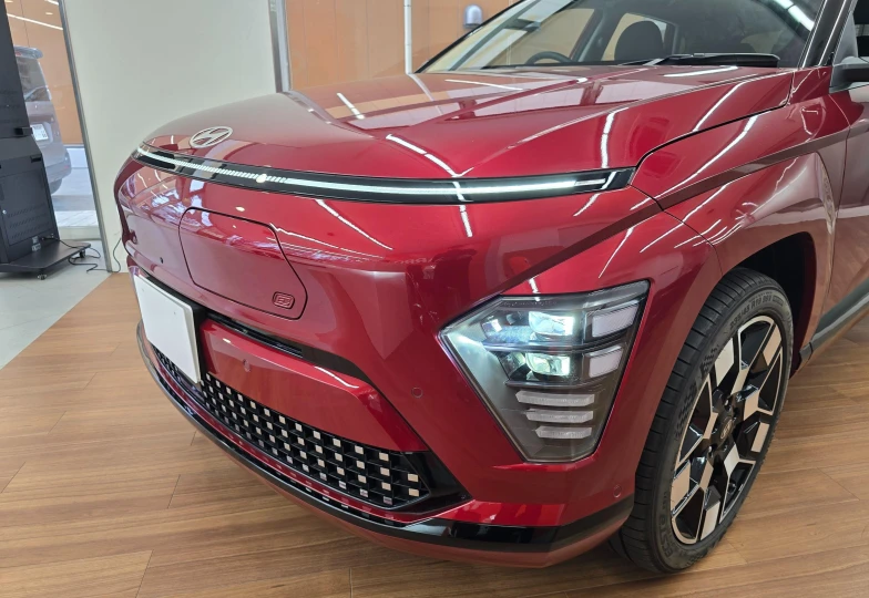 Hyundai Kona Красный