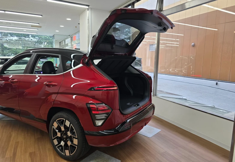 Hyundai Kona Красный