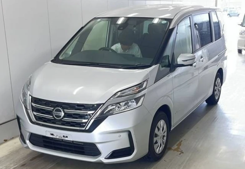 Nissan Serena Серый