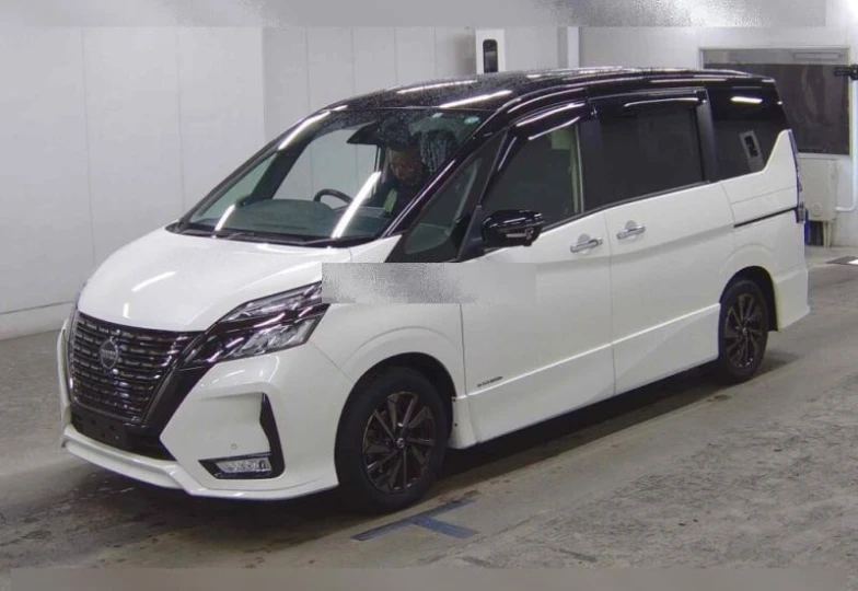 Nissan Serena Белый
