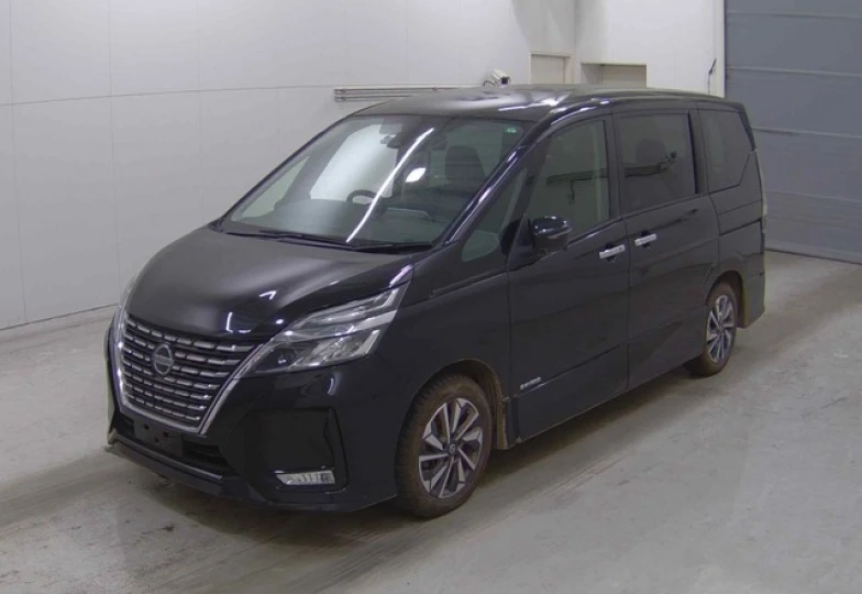 Nissan Serena Черный
