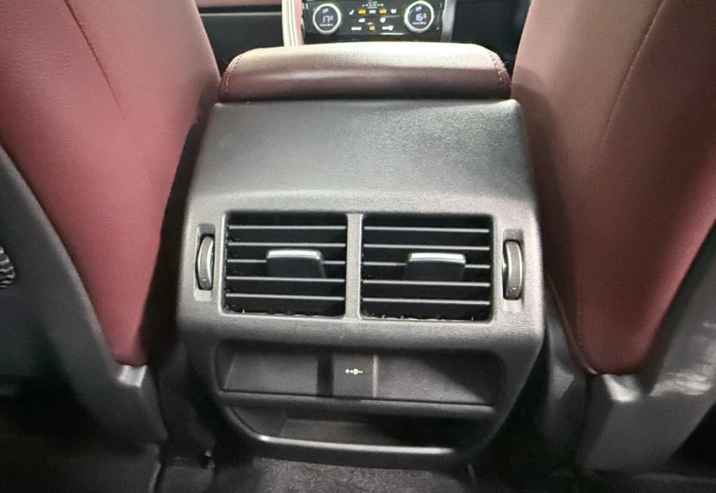 Jaguar E-Pace Серый
